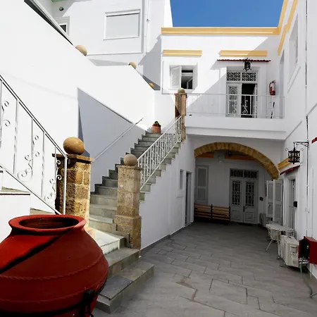 Tramonto بيت ضيافة Rhodes City