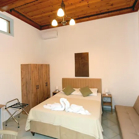 Tramonto 招待所 3*